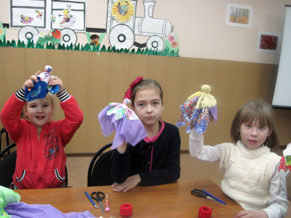 ГК «Нордавинд» и Smartec Security организовали мастер-класс по созданию народных кукол для воспитанников центра «Журавлик»