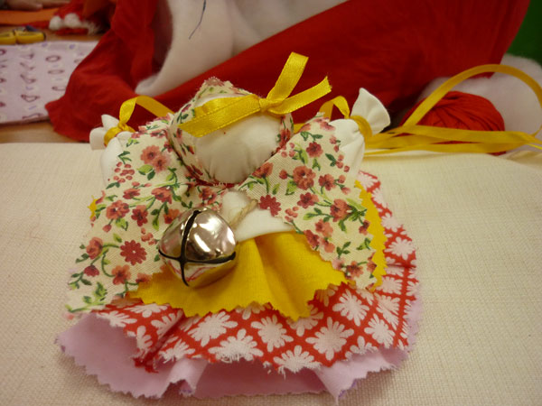 ГК «Нордавинд» и Smartec Security организовали мастер-класс по созданию народных кукол для воспитанников центра «Журавлик»